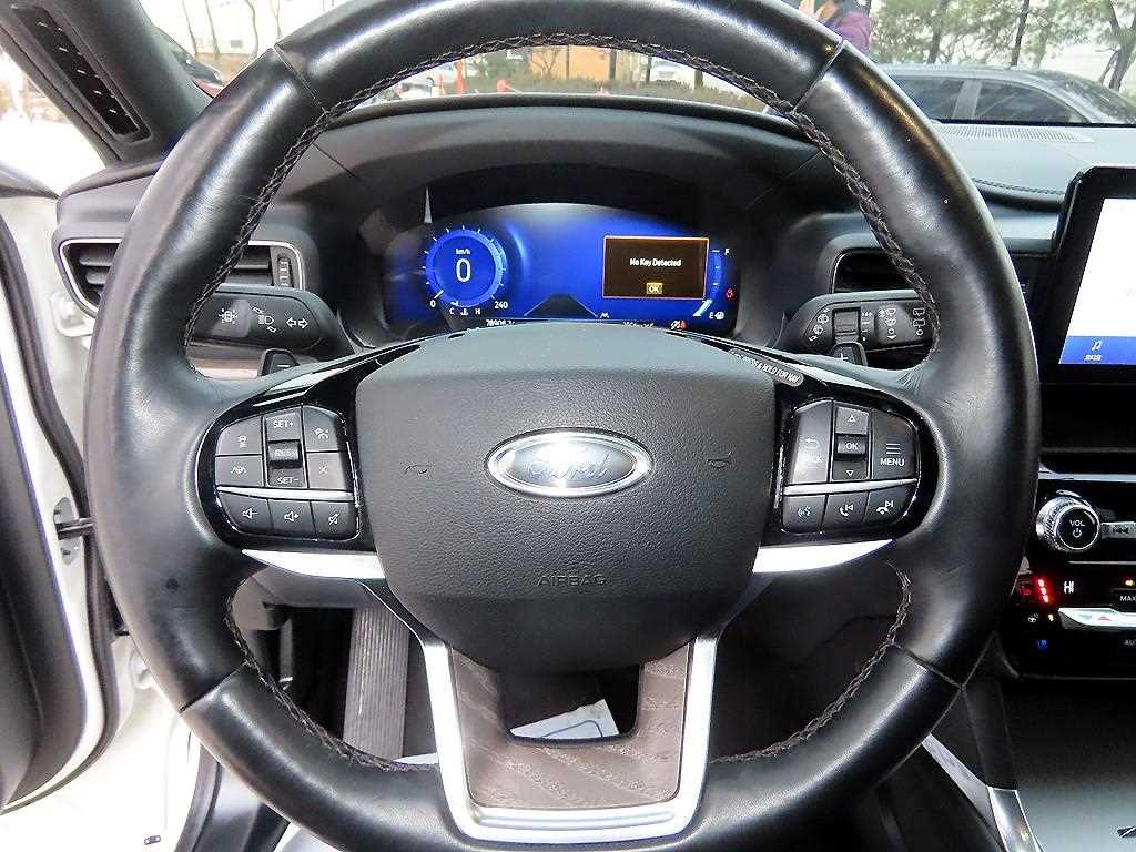 Ford Explorer - Vista 8