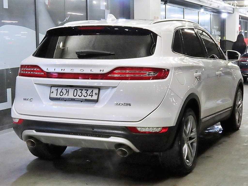 Lincoln MKC - Vista 4