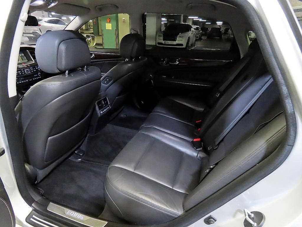 HYUNDAI Equus - Vista 7