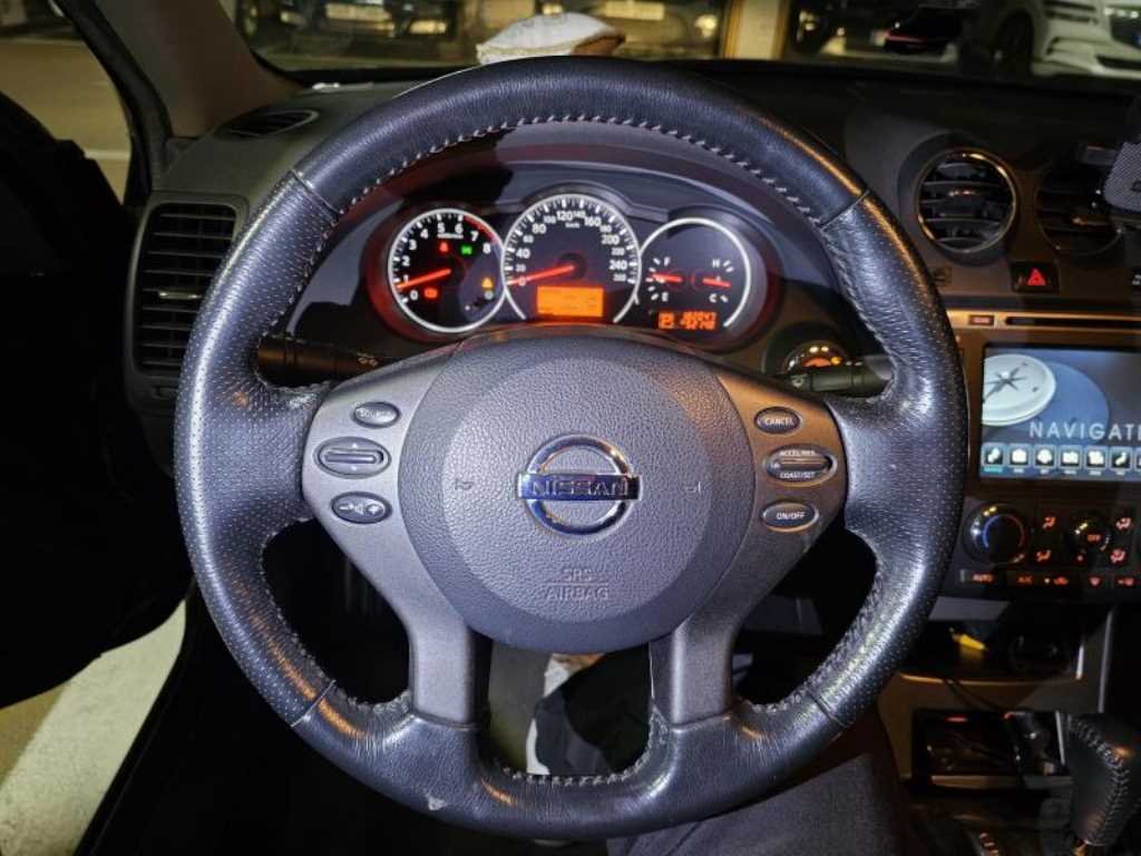 Nissan Altima - Vista 6