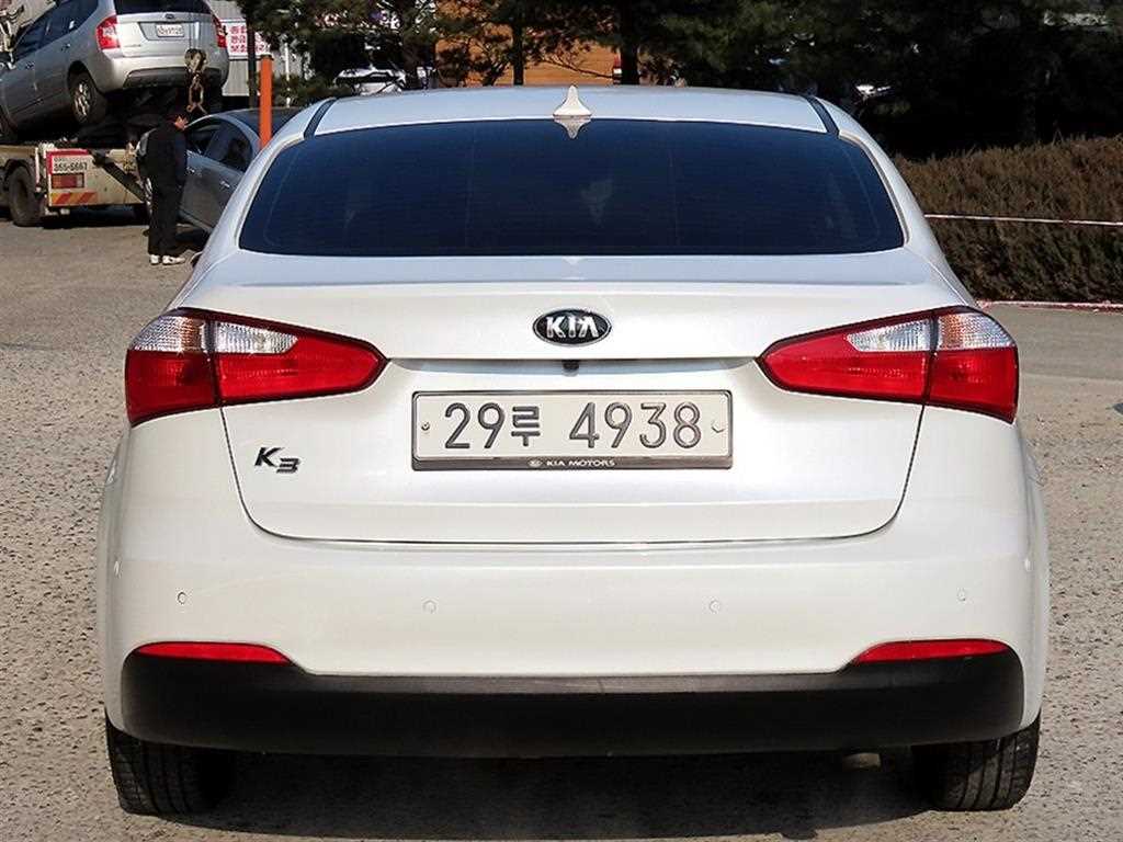 KIA K3 - Vista 4