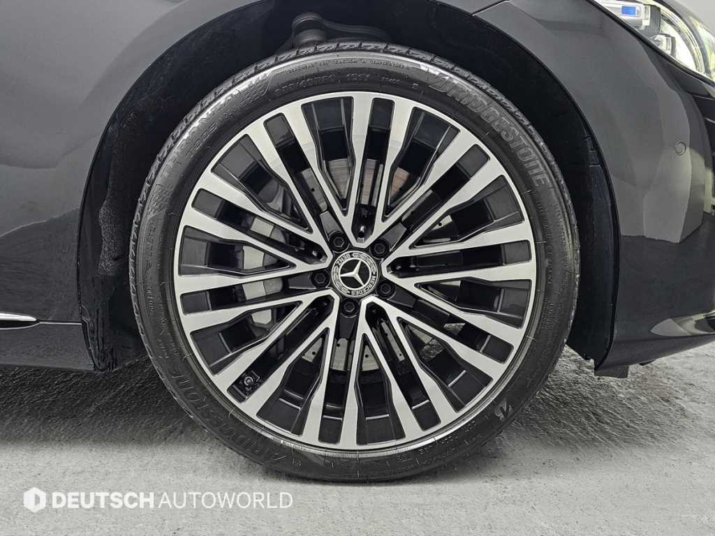 Mercedes Benz S Class - Vista 5