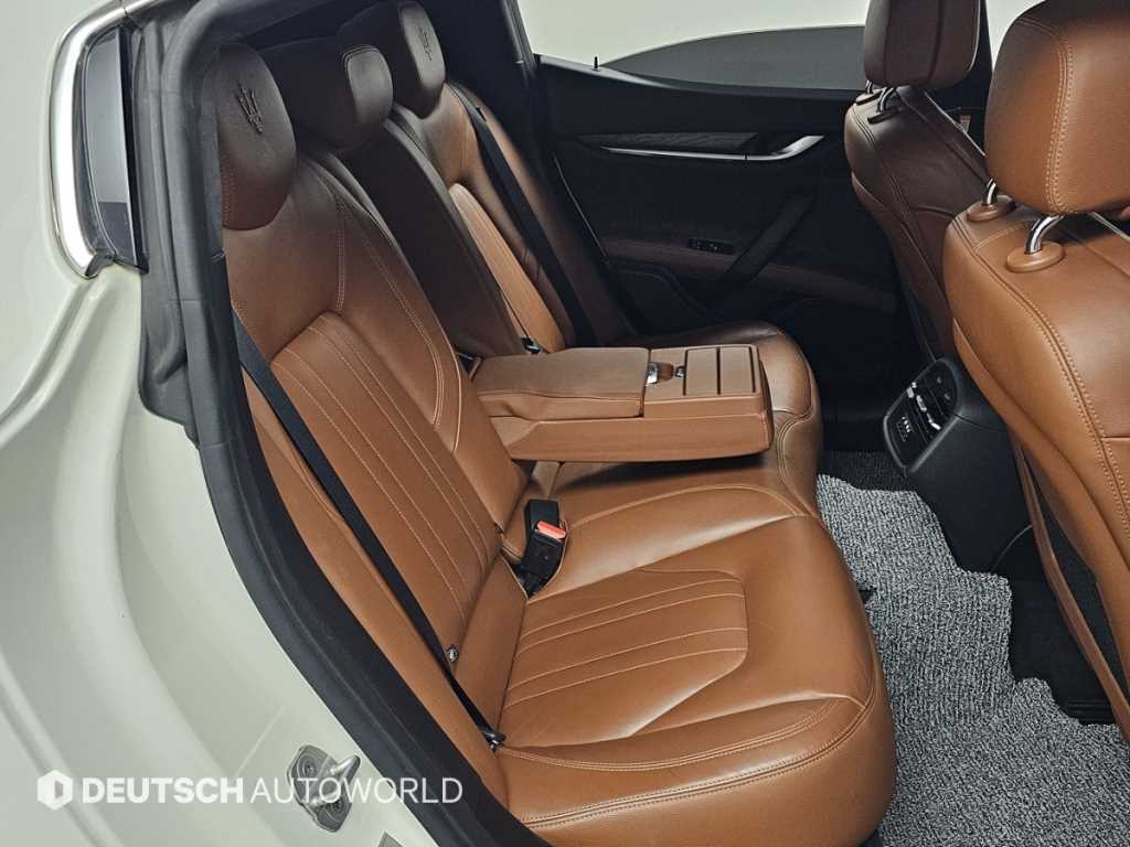 Maserati Ghibli - Vista 12