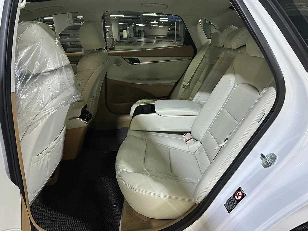 HYUNDAI Grandeur - Vista 7