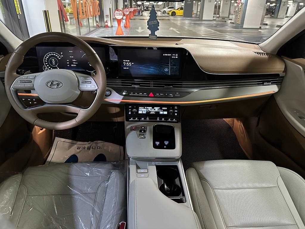 HYUNDAI Grandeur - Vista 10