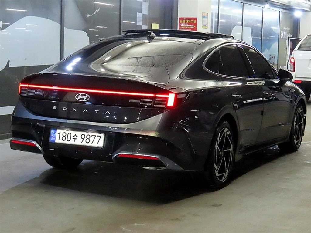 HYUNDAI Sonata - Vista 4