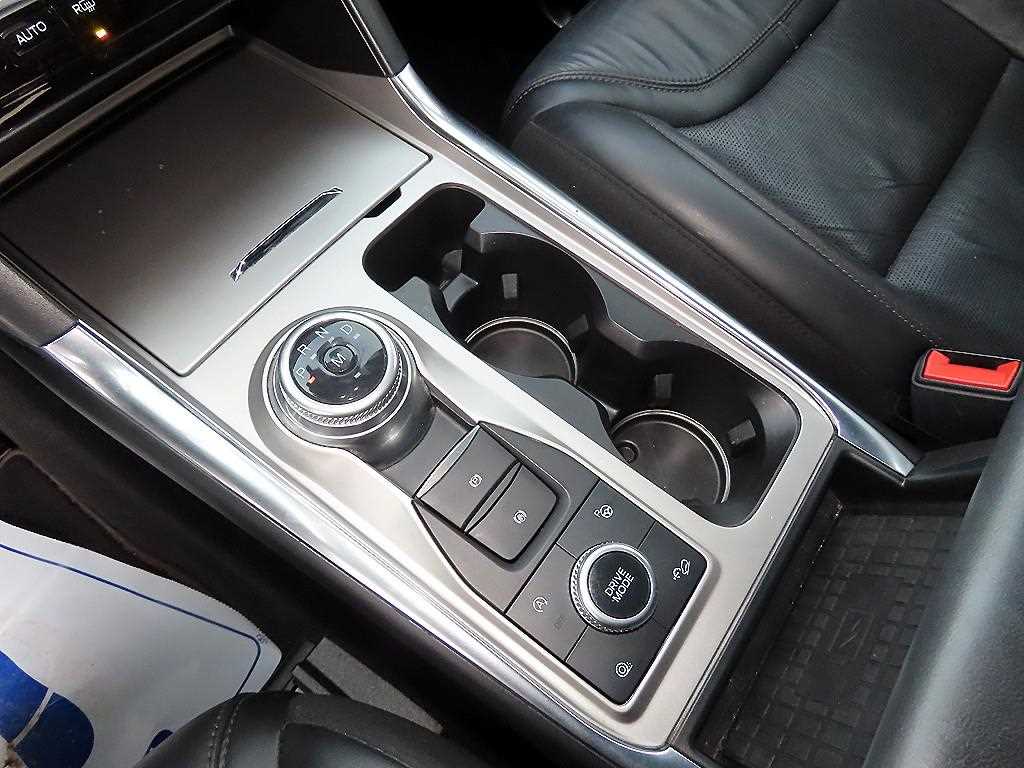 Ford Explorer - Vista 10