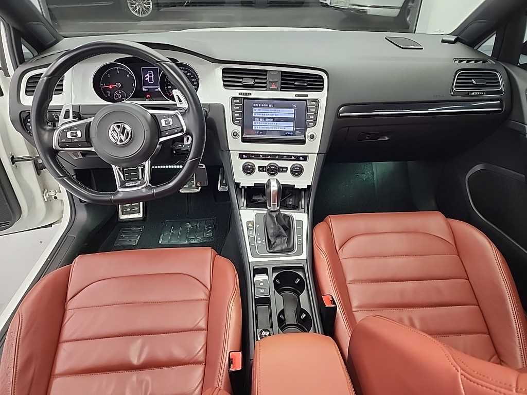 Volkswagen Golf - Vista 7