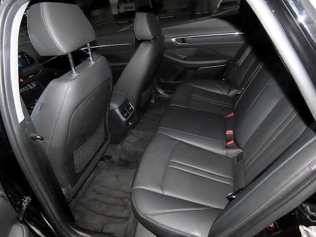 HYUNDAI Sonata - Vista 7