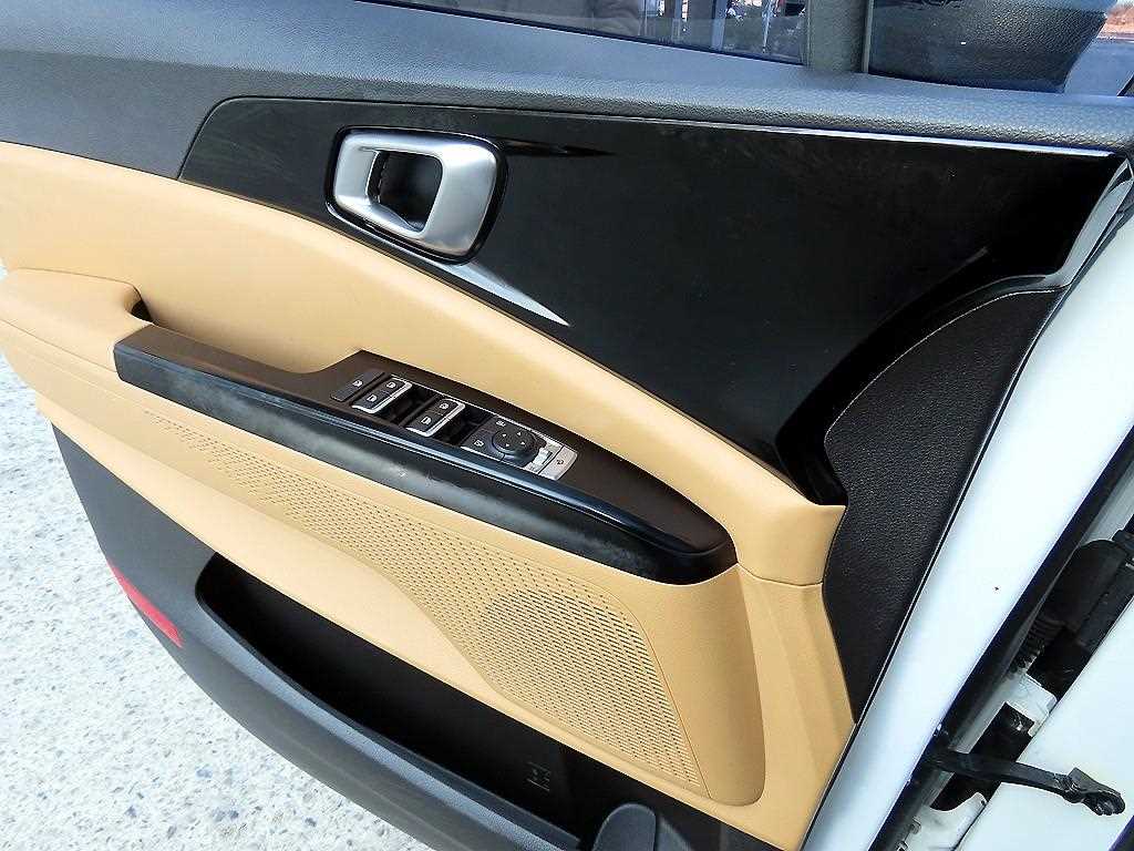 KIA Carnival - Vista 12