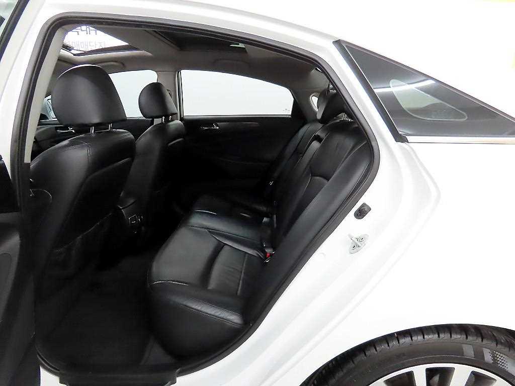 HYUNDAI Sonata - Vista 6