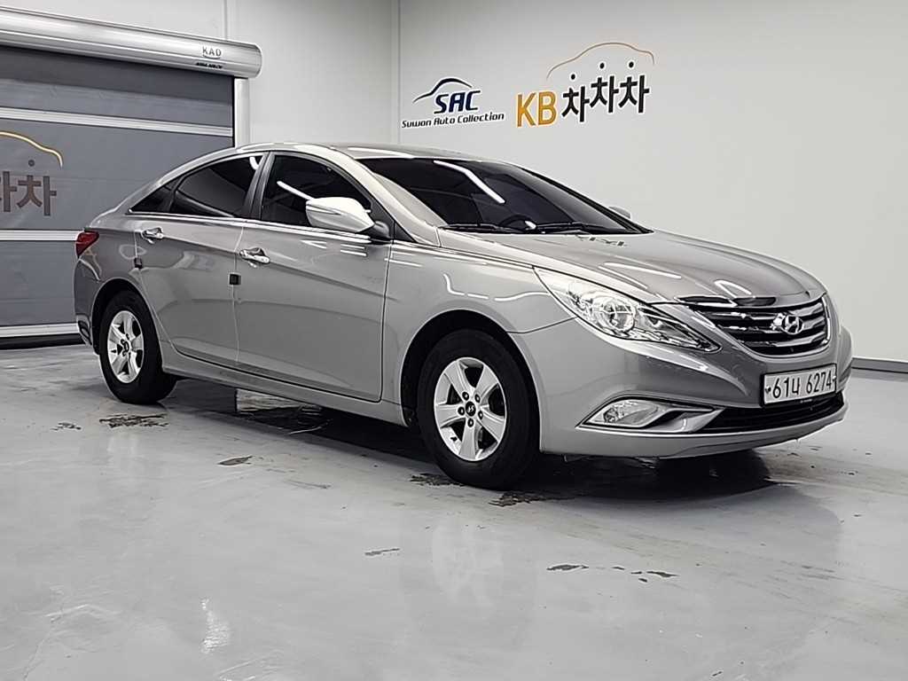 HYUNDAI Sonata - Vista 4