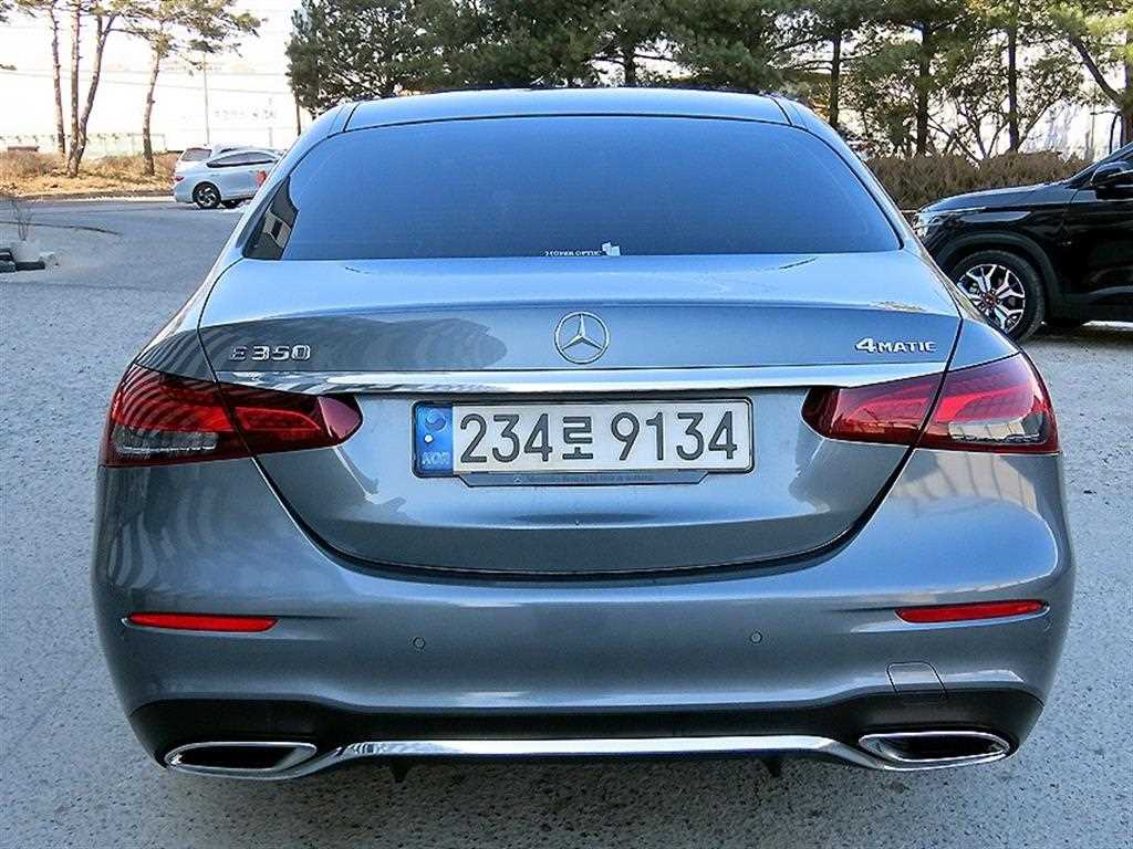 Mercedes Benz E class - Vista 4