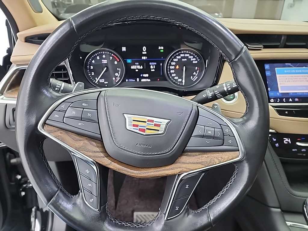 Cadillac XT5 - Vista 9