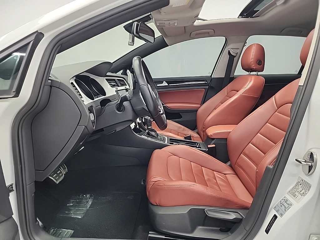 Volkswagen Golf - Vista 11