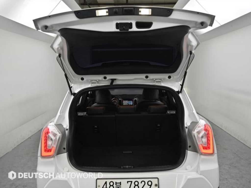 Ssangyong Tivoli 2019 Blanco - Importación desde Corea - HF Imports Iquique - Foto 18