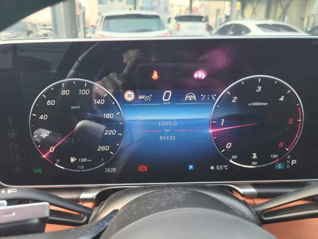 Mercedes Benz S Class - Vista 12