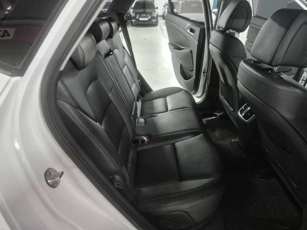 HYUNDAI Tucson - Vista 8