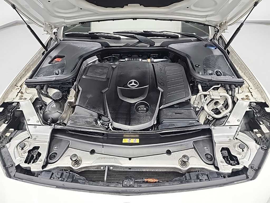 Mercedes Benz CLS Class - Vista 5