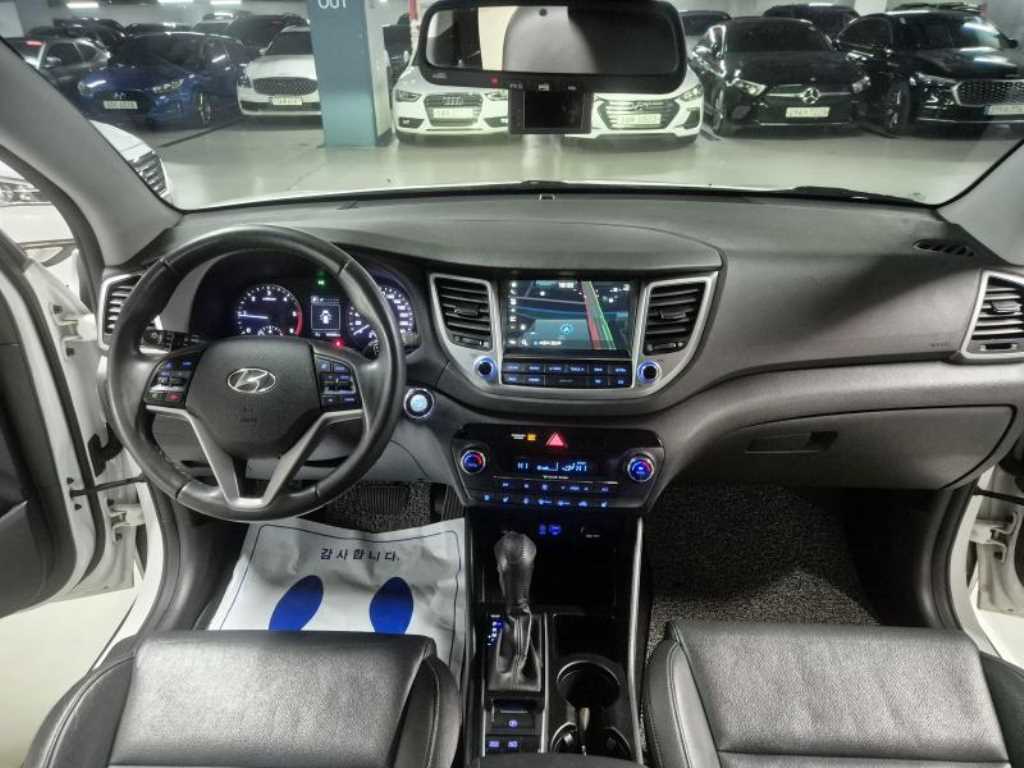 HYUNDAI Tucson - Vista 5