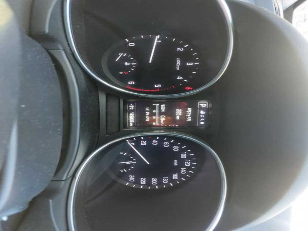 HYUNDAI Maxcruz - Vista 10