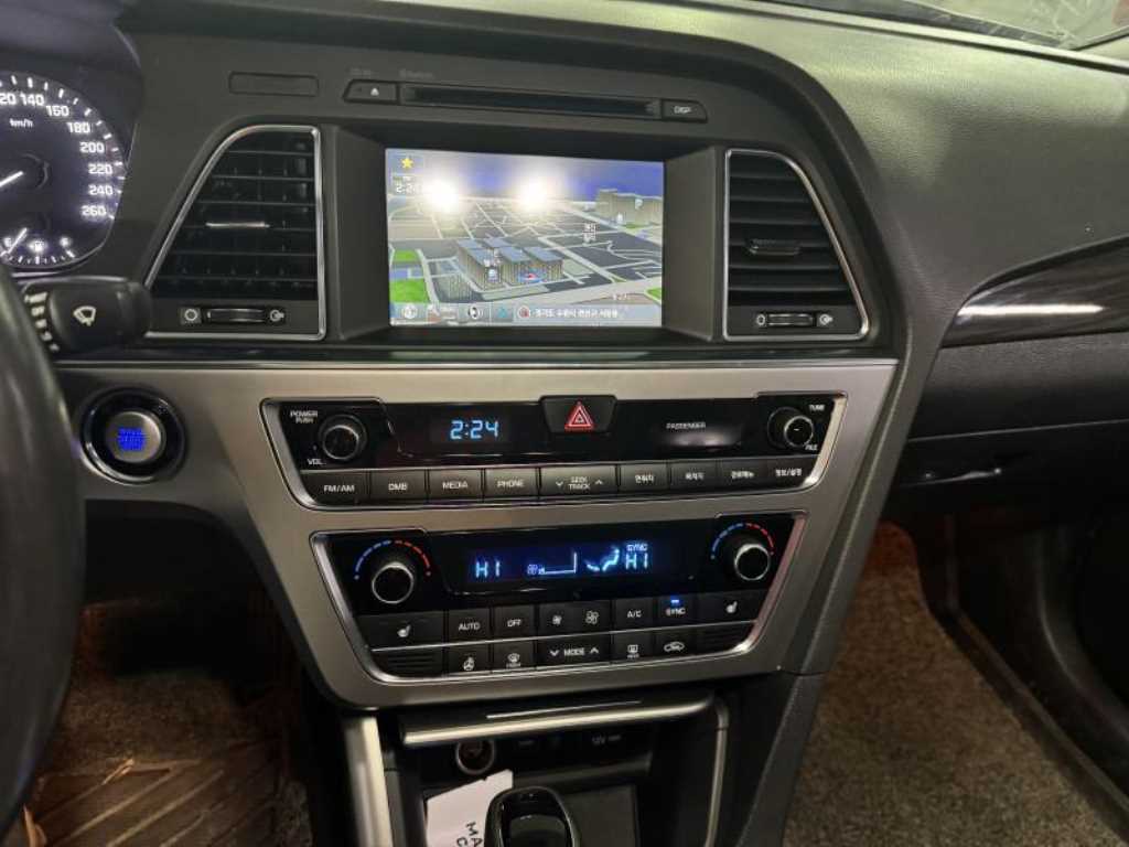 HYUNDAI Sonata - Vista 7