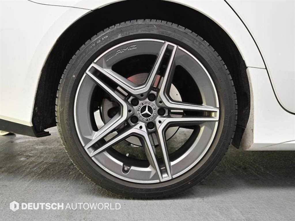 Mercedes Benz CLS Class - Vista 5