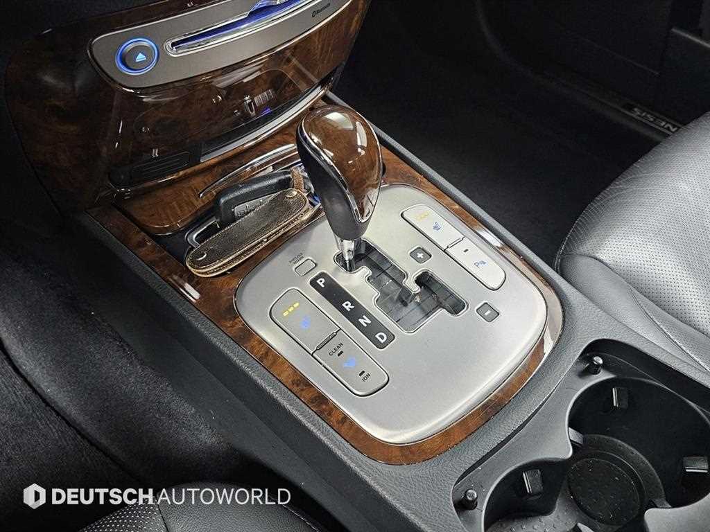 HYUNDAI Genesis - Vista 7