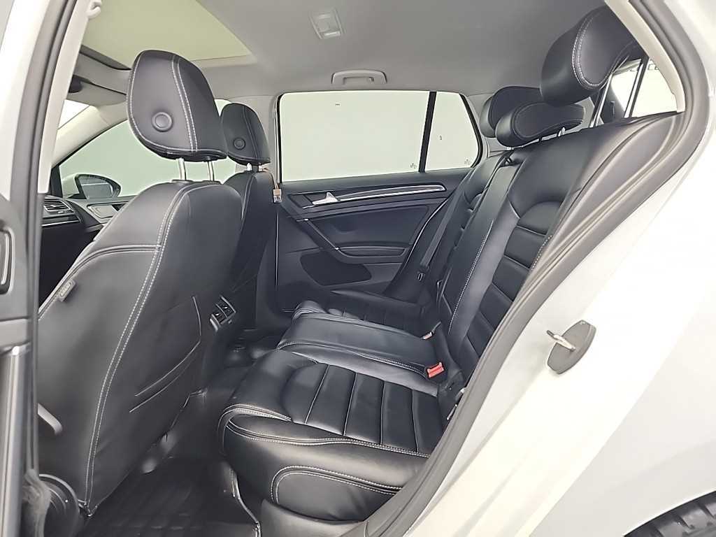 Volkswagen Golf - Vista 12