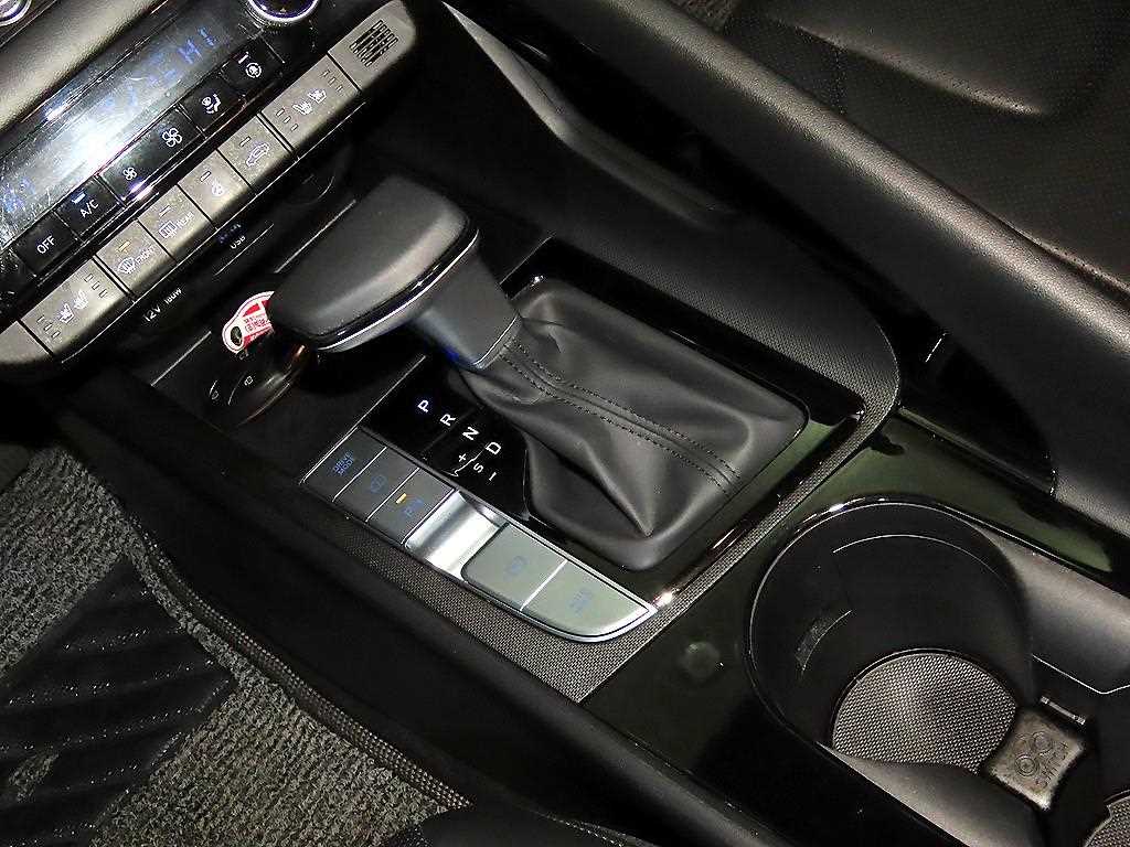 HYUNDAI Avante - Vista 12