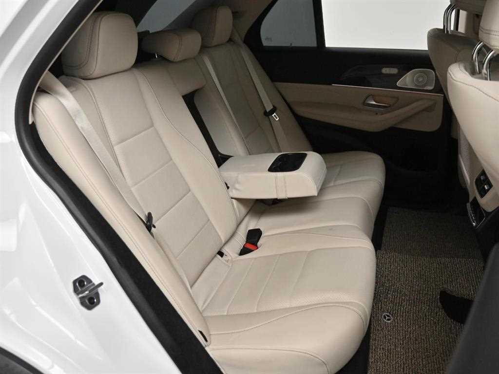 Mercedes Benz GLE Class - Vista 12