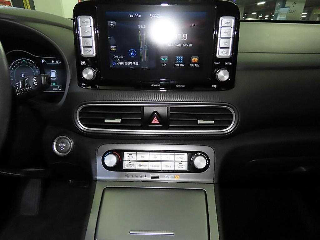 HYUNDAI Kona - Vista 11