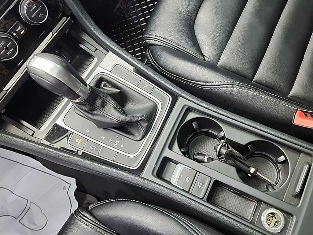 Volkswagen Golf - Vista 8