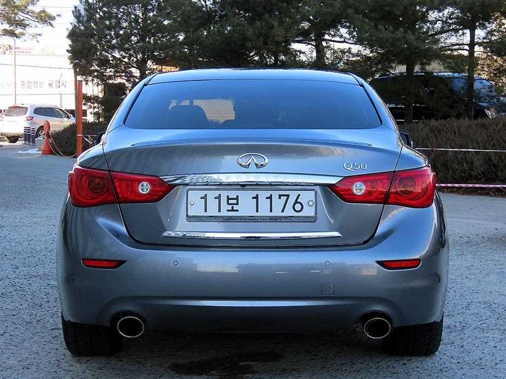 Infiniti Q - Vista 4