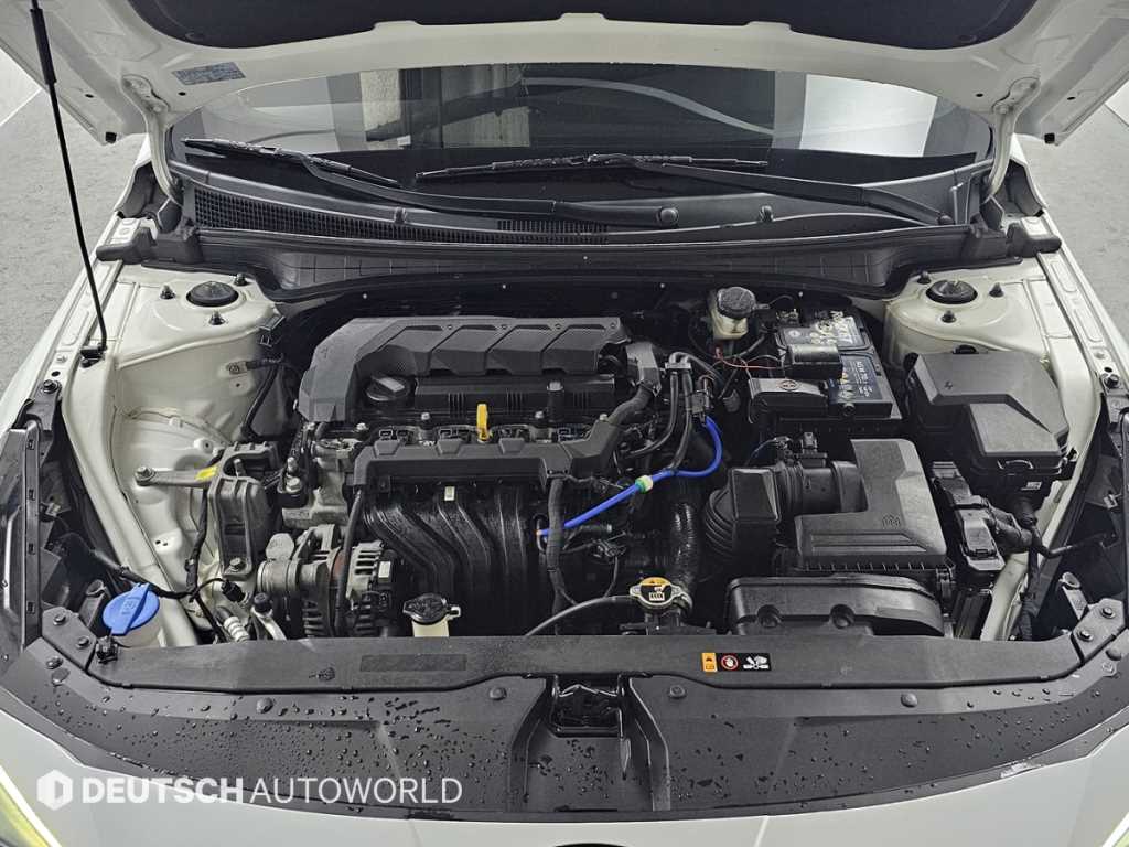 HYUNDAI Avante - Vista 6