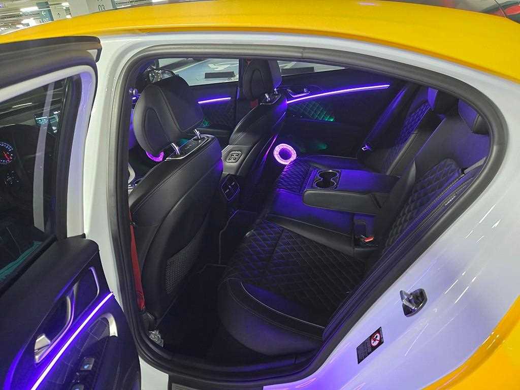 Genesis G70 - Vista 7