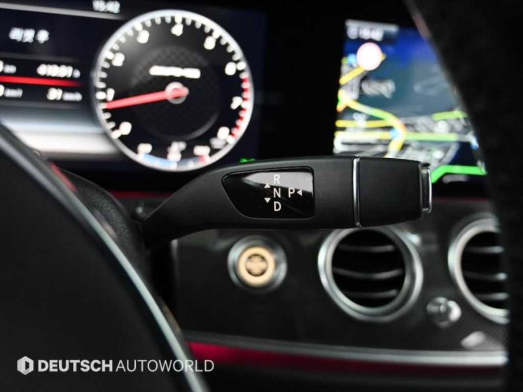 Mercedes Benz E class - Vista 9