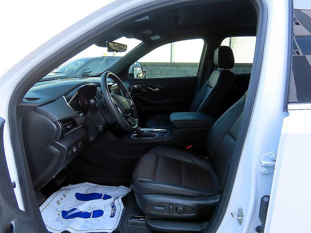 Chevrolet Travers - Vista 5