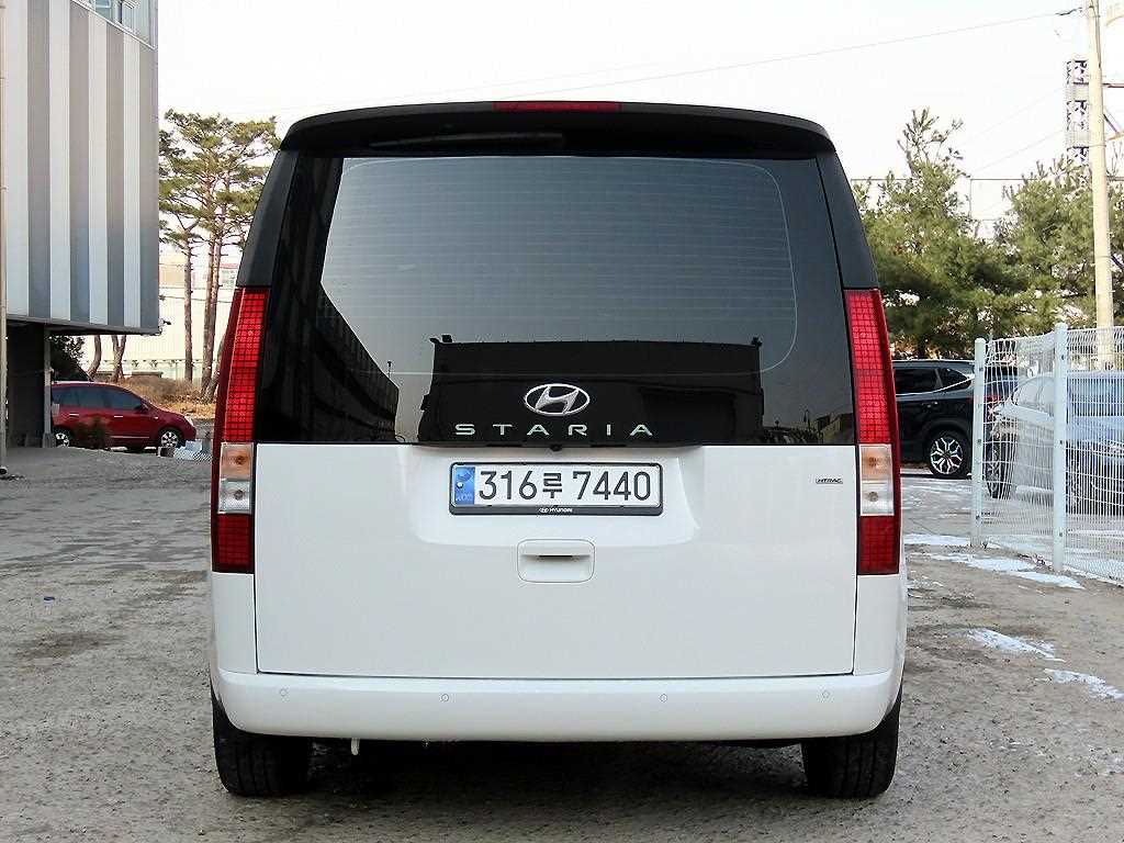 HYUNDAI Staria - Vista 4