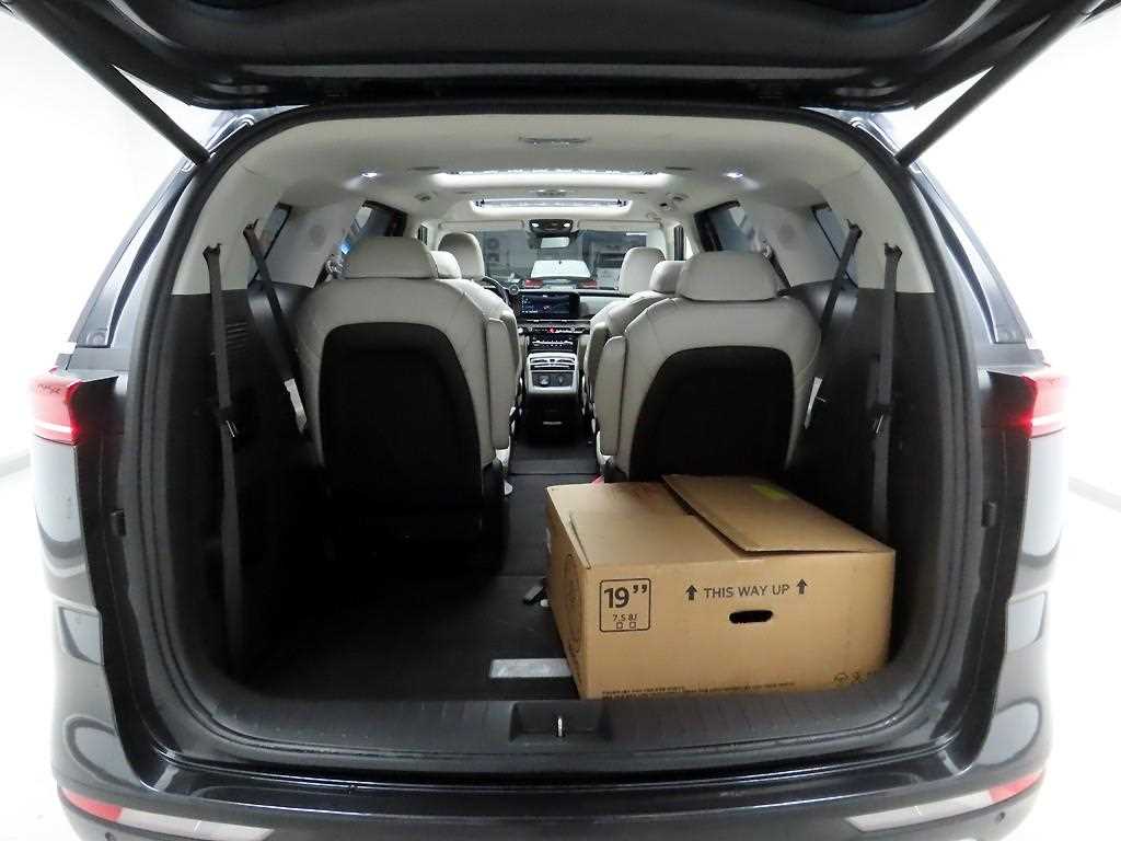 KIA Carnival - Vista 5