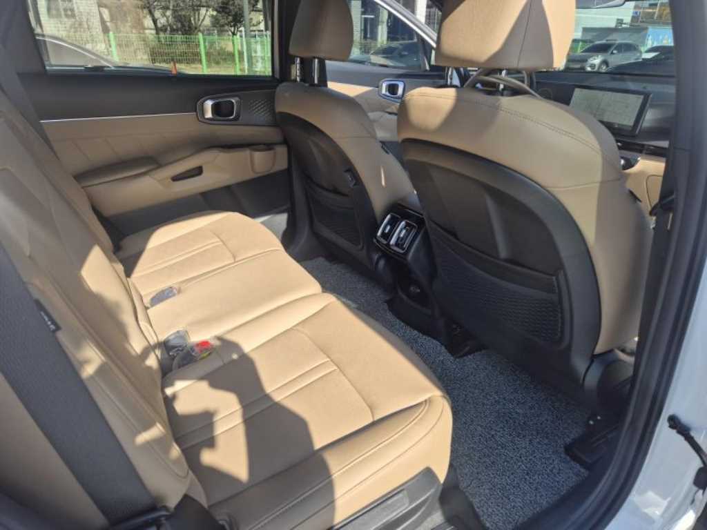 KIA Sorento - Vista 8