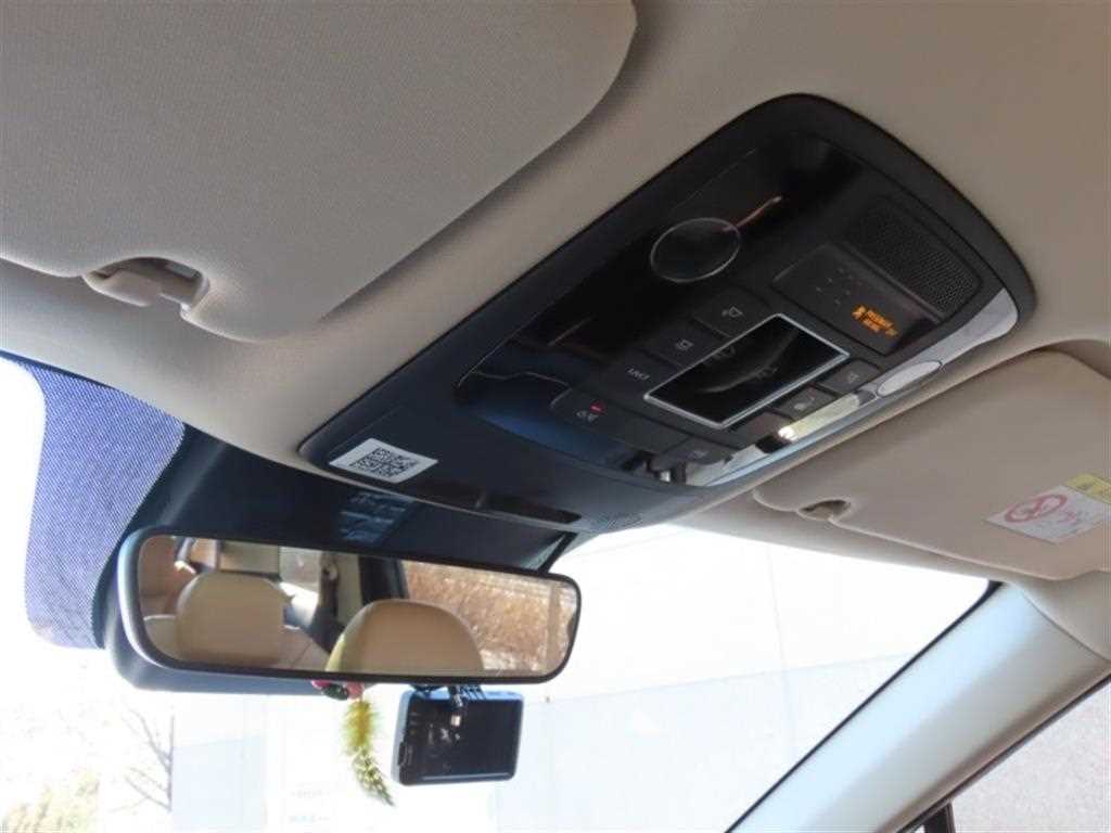 KIA Carnival - Vista 10