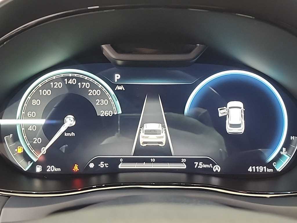 Genesis GV70 - Vista 6