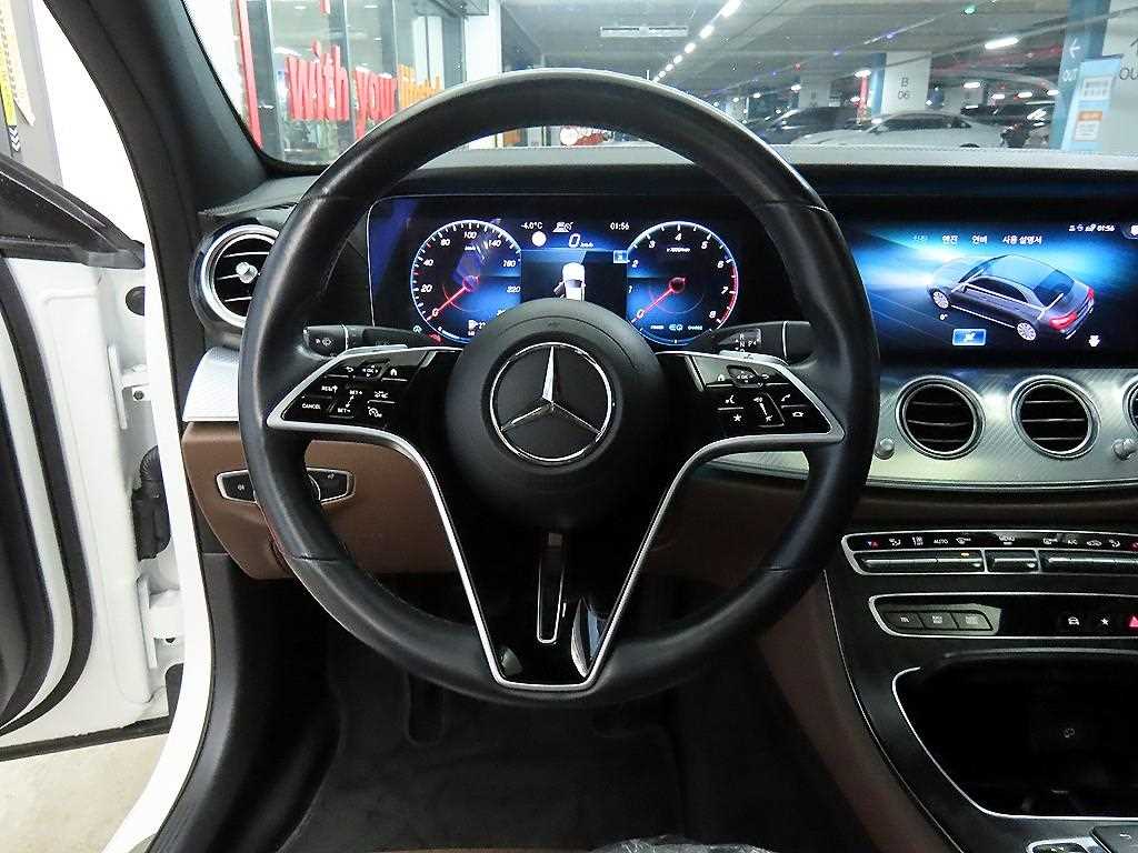 Mercedes Benz E class - Vista 8