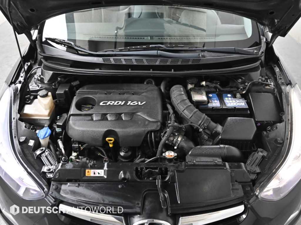 HYUNDAI Avante - Vista 6