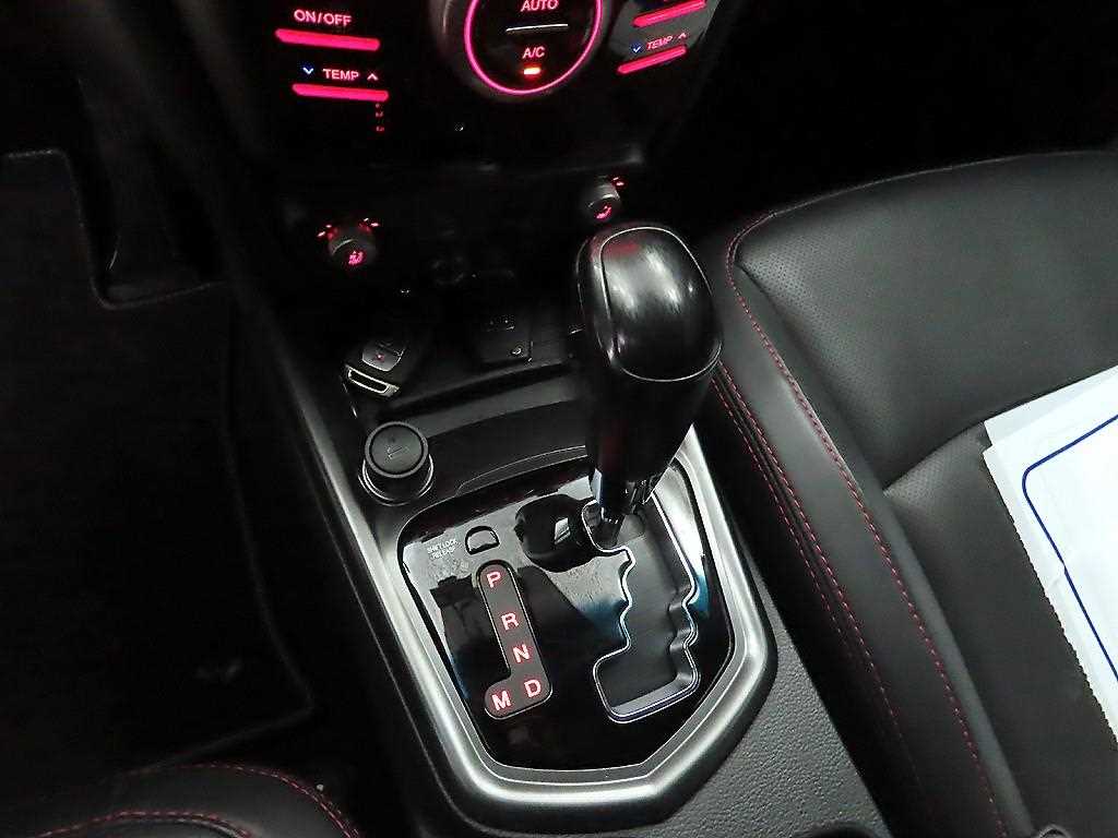 Ssangyong Tivoli - Vista 12