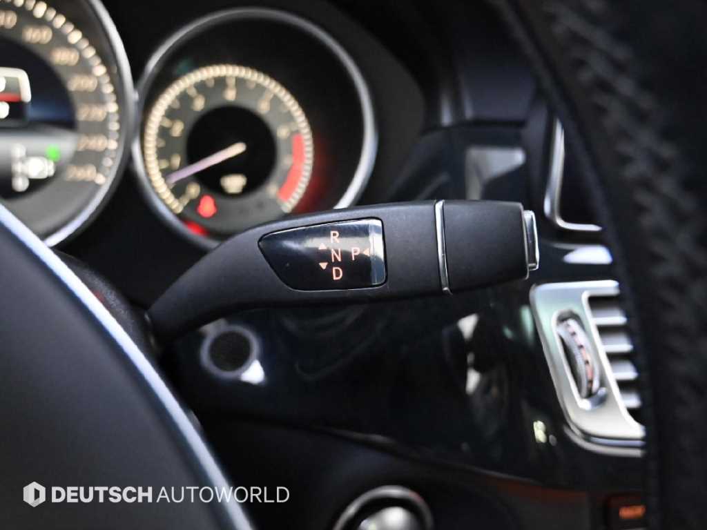 Mercedes Benz CLS Class - Vista 9