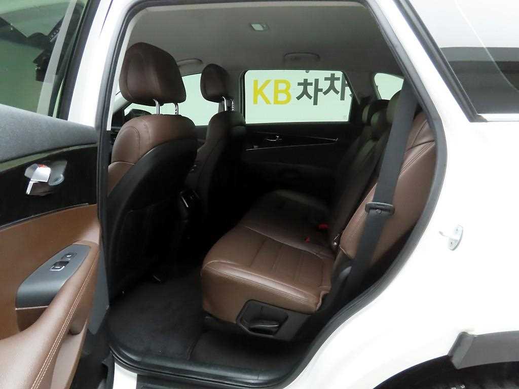KIA Sorento - Vista 12