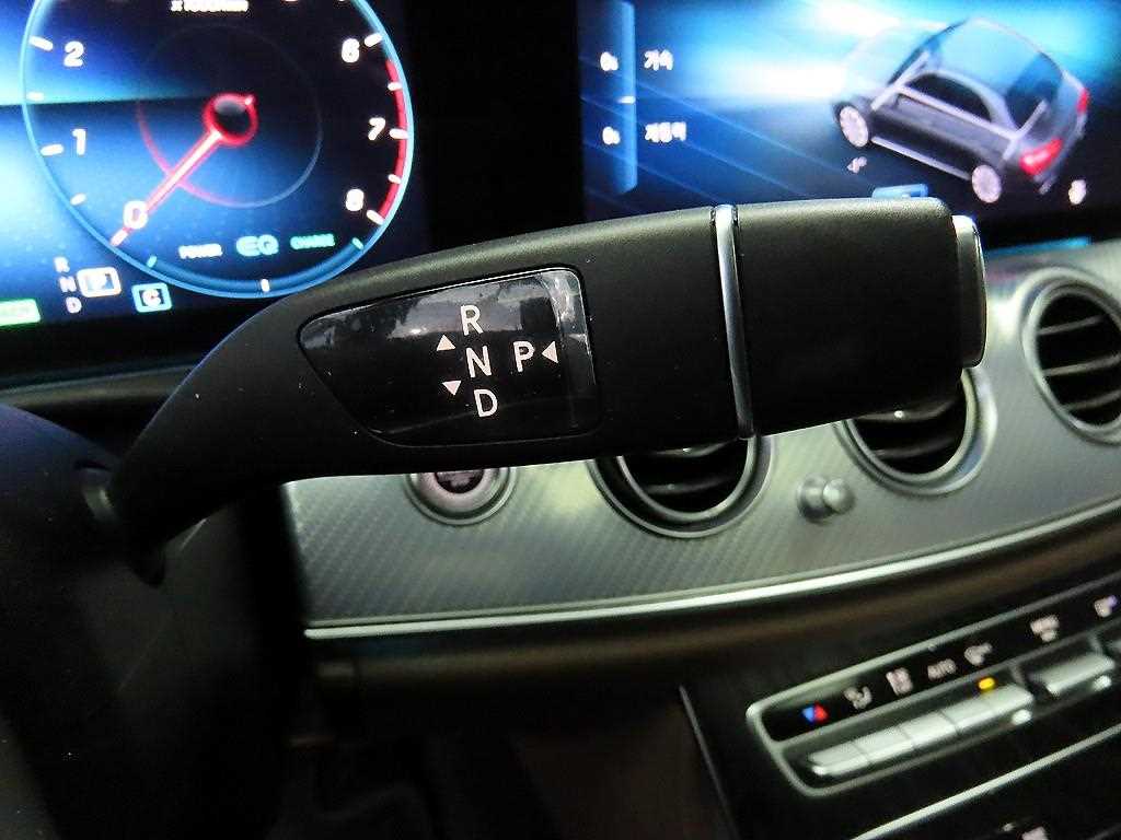 Mercedes Benz E class - Vista 12