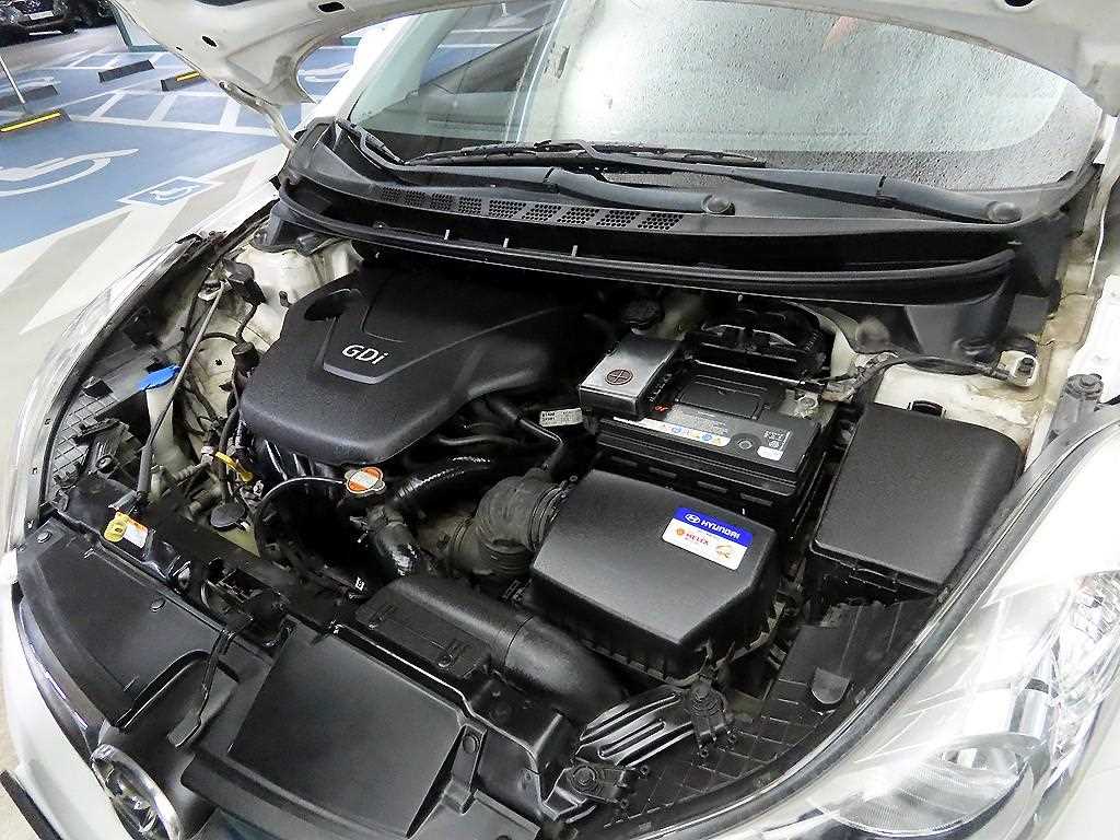 HYUNDAI Avante 2011 Blanco - Importación desde Corea - HF Imports Iquique - Foto 18